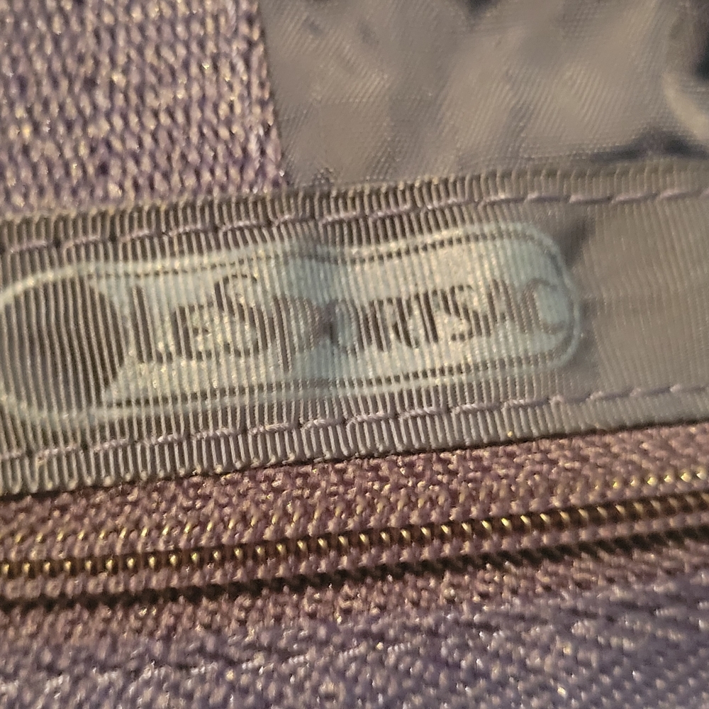 Lesportsac duffle bag. - Picture 14 of 14